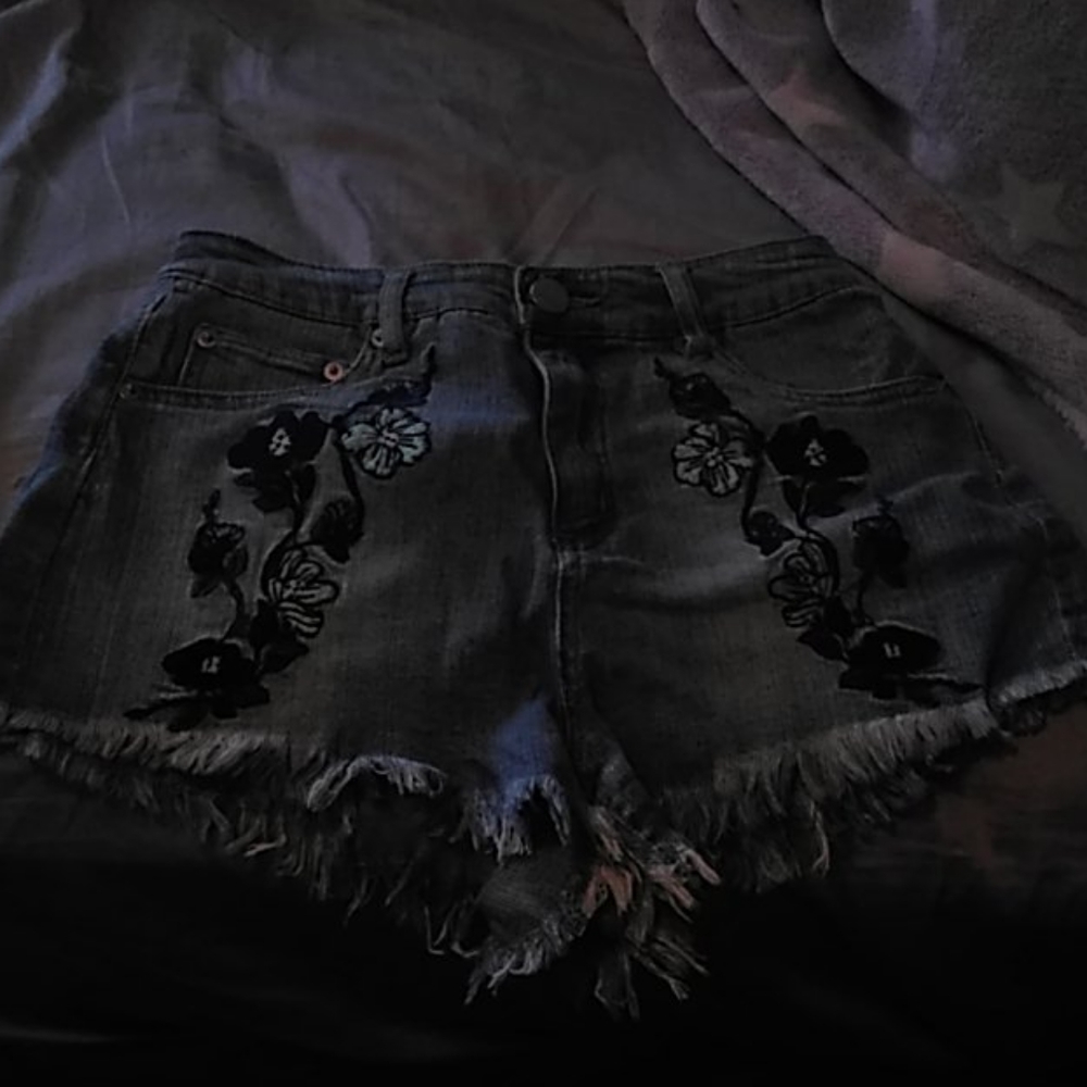 Hi-waist floral jean shorts by Refuge size 0